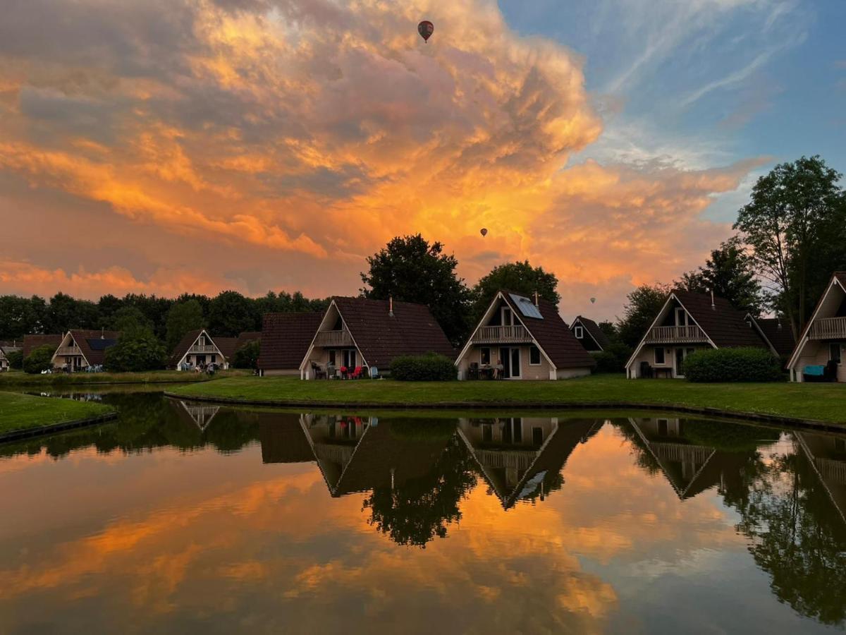 Villa De Waterlelie Gezellig En Sfeervol Aan Het Water à Gramsbergen Extérieur photo