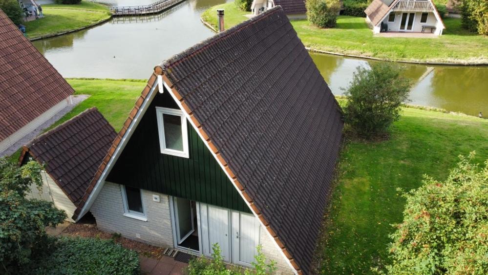 Villa De Waterlelie Gezellig En Sfeervol Aan Het Water à Gramsbergen Extérieur photo