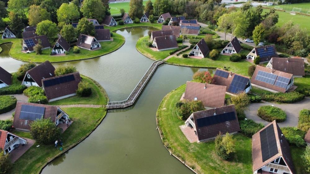 Villa De Waterlelie Gezellig En Sfeervol Aan Het Water à Gramsbergen Extérieur photo